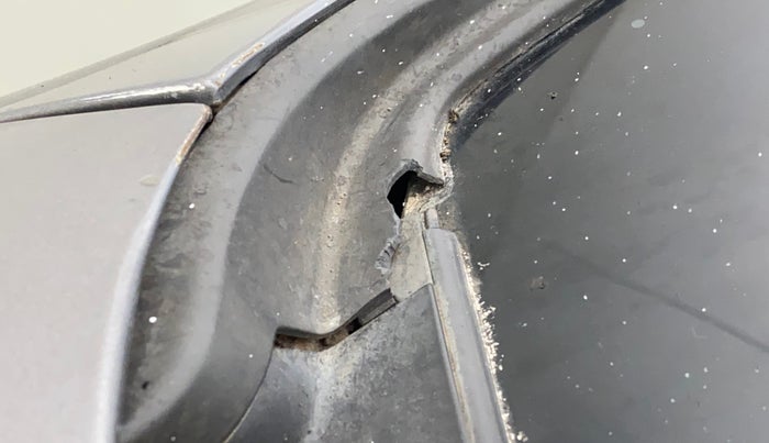 2010 Hyundai i10 ERA 1.1, Petrol, Manual, 67,139 km, Bonnet (hood) - Cowl vent panel has minor damage
