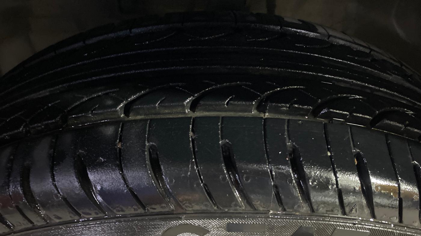 2013 Honda Brio S MT, Petrol, Manual, 85,005 km, Left Front Tyre Tread