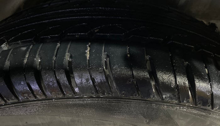 2013 Honda Brio S MT, Petrol, Manual, 85,021 km, Left Rear Tyre Tread