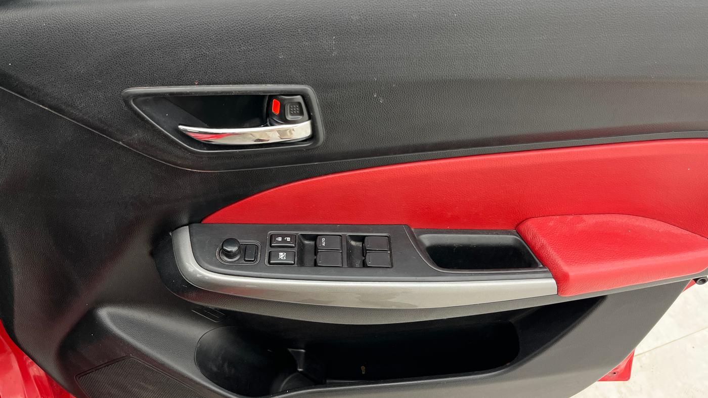2018 Maruti Swift ZXI AMT, Petrol, Automatic, 56,882 km, Driver Side Door Panels Control