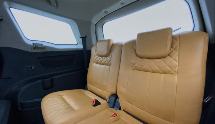 2019 Mahindra XUV500 W9, Diesel, Manual, 66,576 km, Third Seat Row ( optional )