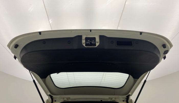 2019 Mahindra XUV500 W9, Diesel, Manual, 66,576 km, Boot Door Open