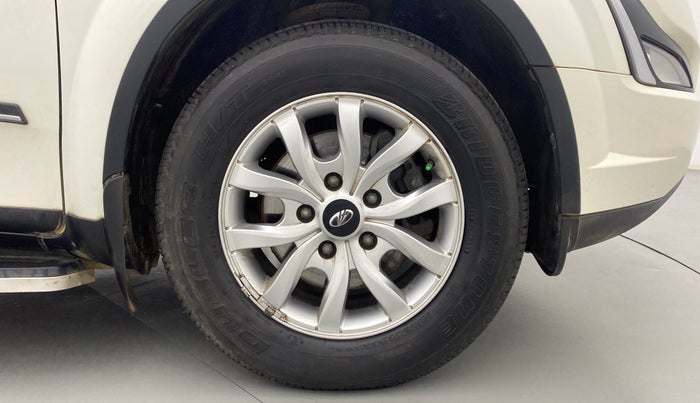 2019 Mahindra XUV500 W9, Diesel, Manual, 66,576 km, Right Front Wheel