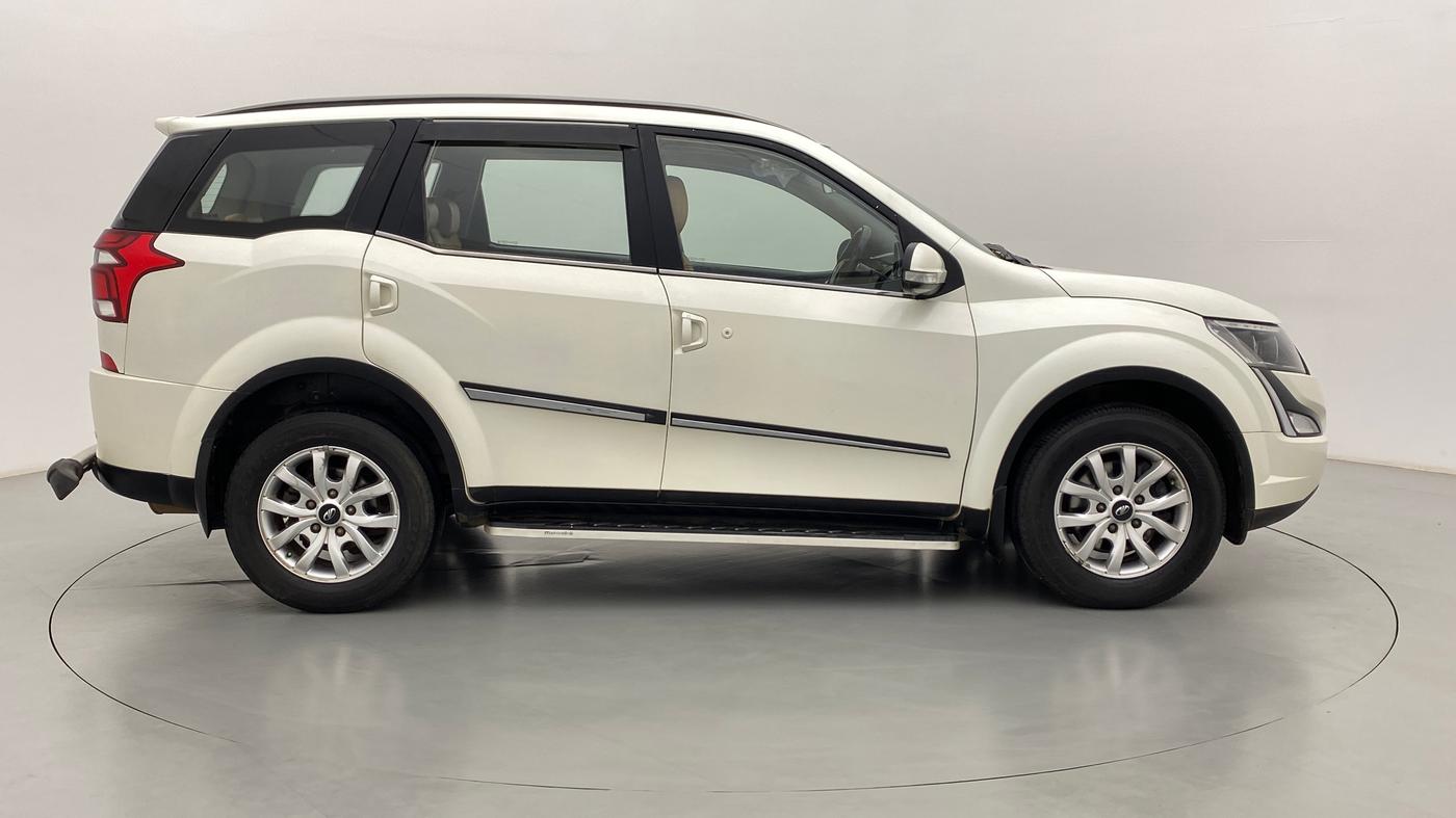 2019 Mahindra XUV500 W9, Diesel, Manual, 66,576 km, Right Side View