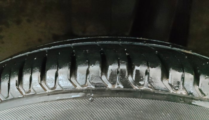 2020 Maruti Dzire VXI AMT, Petrol, Automatic, 27,558 km, Left Rear Tyre Tread