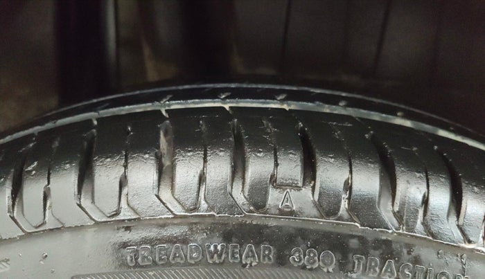 2020 Maruti Dzire VXI AMT, Petrol, Automatic, 27,558 km, Right Rear Tyre Tread