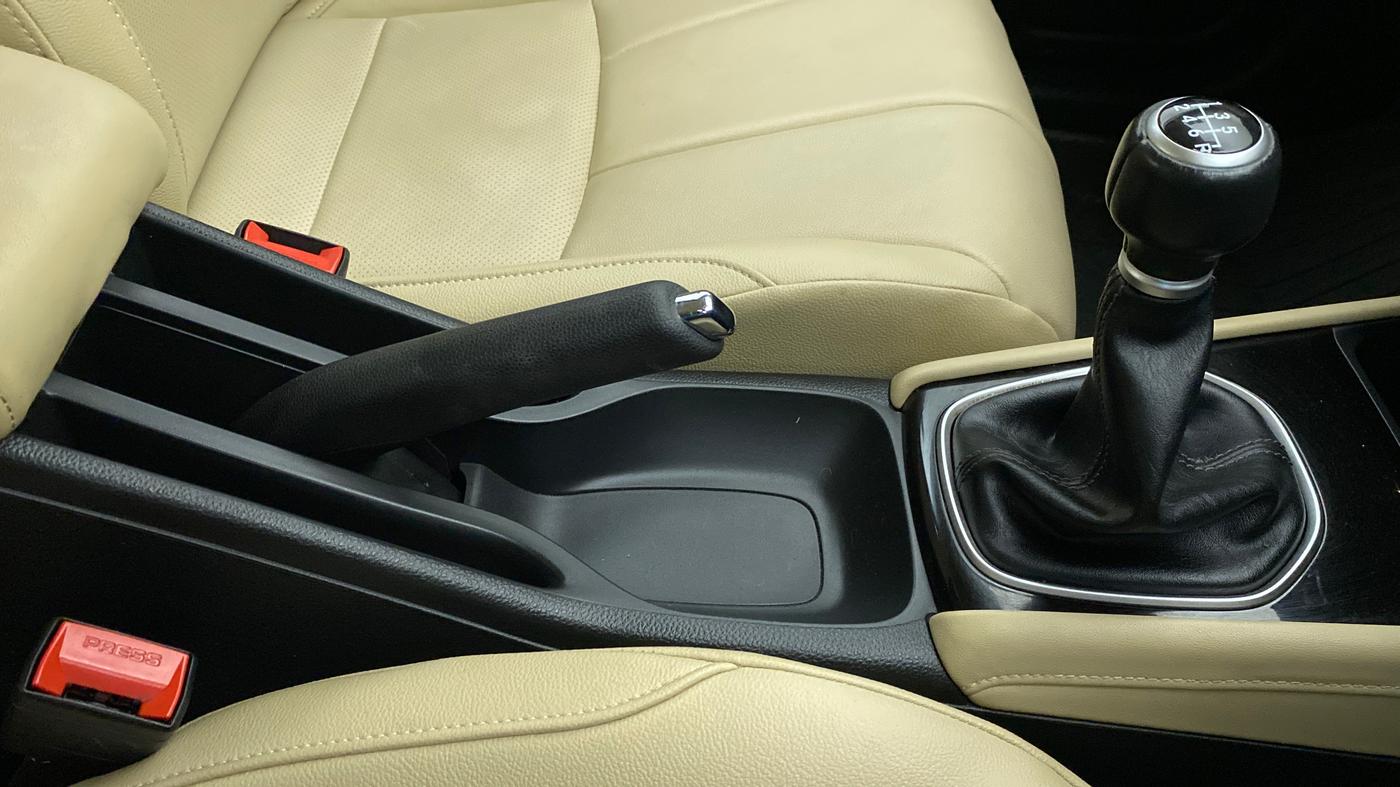 2020 Honda City ZX MT PETROL, Petrol, Manual, 31,999 km, Gear Lever