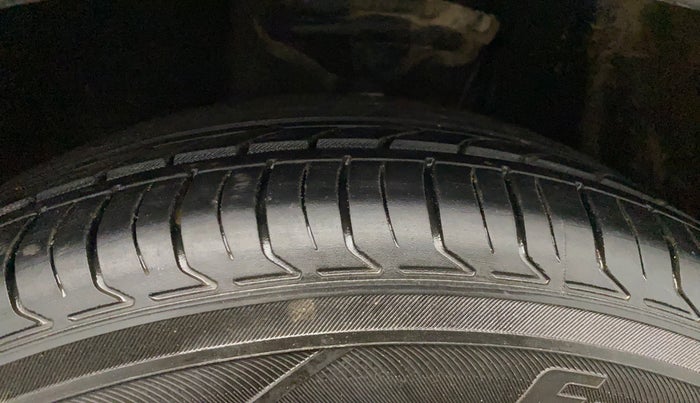 2023 Volkswagen VIRTUS TOPLINE TSI 1.0 AT, Petrol, Automatic, 59,729 km, Left Front Tyre Tread