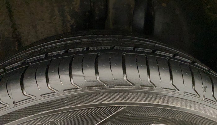 2023 Volkswagen VIRTUS TOPLINE TSI 1.0 AT, Petrol, Automatic, 59,729 km, Left Rear Tyre Tread