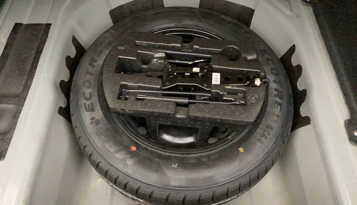 2023 Volkswagen VIRTUS TOPLINE TSI 1.0 AT, Petrol, Automatic, 59,729 km, Spare Tyre