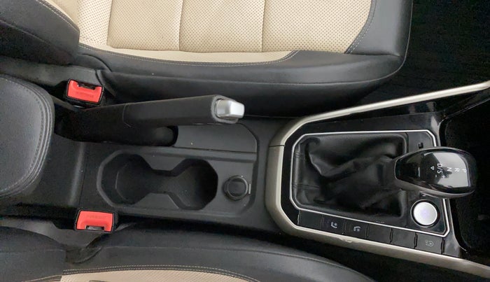 2023 Volkswagen VIRTUS TOPLINE TSI 1.0 AT, Petrol, Automatic, 59,729 km, Gear Lever