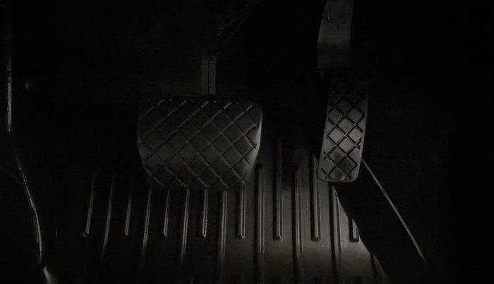 2023 Volkswagen VIRTUS TOPLINE TSI 1.0 AT, Petrol, Automatic, 59,729 km, Pedals