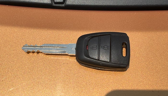 2016 Hyundai Grand i10 MAGNA AT 1.2 KAPPA VTVT, Petrol, Automatic, 89,252 km, Key Close Up