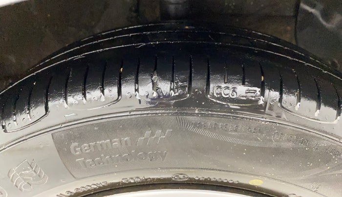 2017 Hyundai Grand i10 MAGNA 1.2 KAPPA VTVT, CNG, Manual, 73,177 km, Right Front Tyre Tread