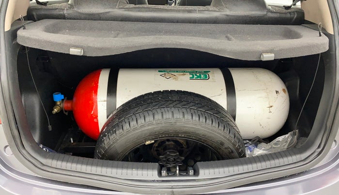 2017 Hyundai Grand i10 MAGNA 1.2 KAPPA VTVT, CNG, Manual, 73,177 km, Boot Inside