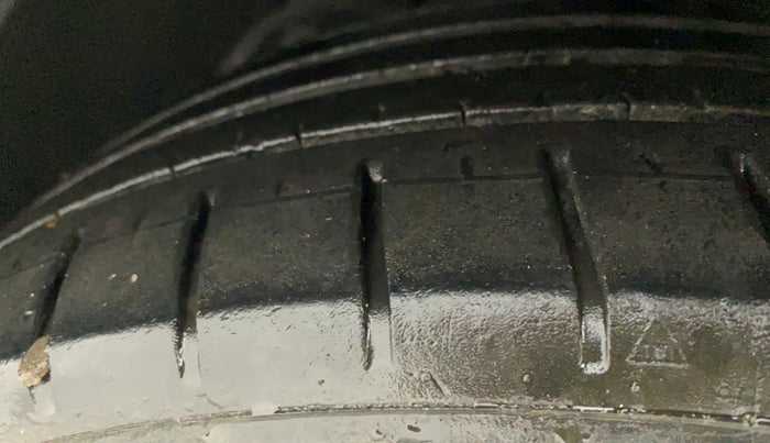 2018 Ford Ecosport TITANIUM + 1.5L DIESEL, Diesel, Manual, 96,134 km, Left Front Tyre Tread