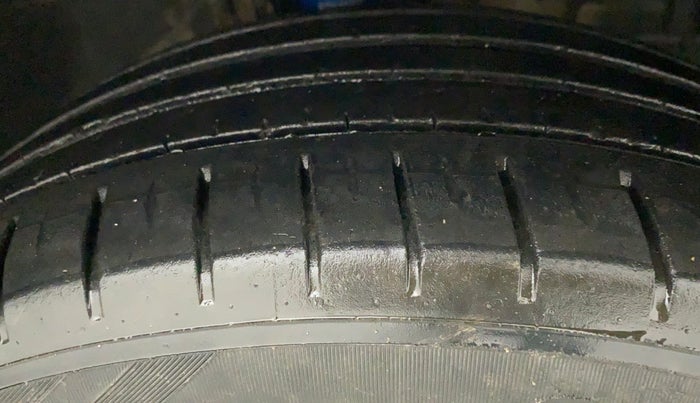 2018 Ford Ecosport TITANIUM + 1.5L DIESEL, Diesel, Manual, 96,134 km, Right Front Tyre Tread
