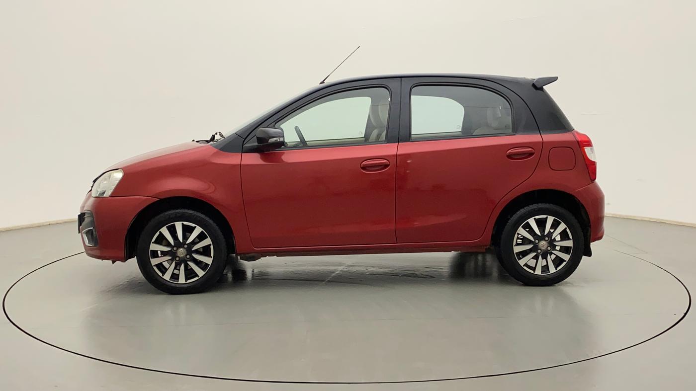 2017 Toyota Etios Liva VX DUAL TONE, Petrol, Manual, 49,156 km, Left Side