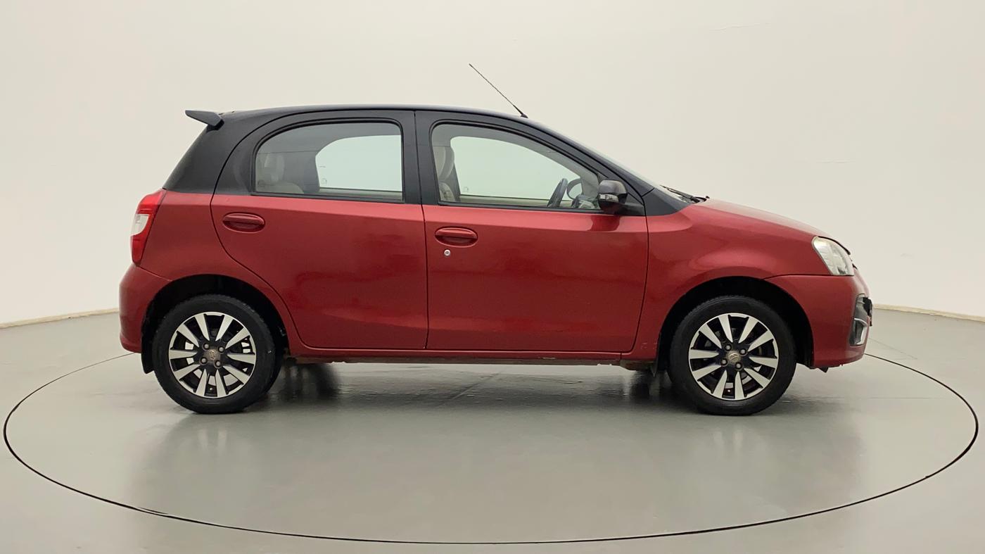 2017 Toyota Etios Liva VX DUAL TONE, Petrol, Manual, 49,156 km, Right Side View