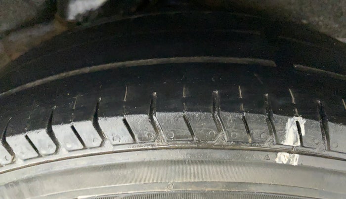 2016 Hyundai i10 MAGNA 1.1, Petrol, Manual, 71,908 km, Left Rear Tyre Tread