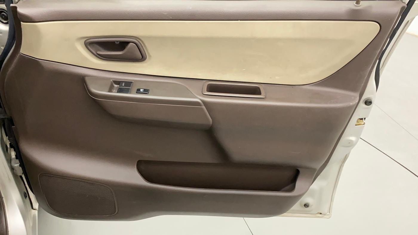 2013 Maruti Zen Estilo LXI, Petrol, Manual, 28,829 km, Driver Side Door Panels Control