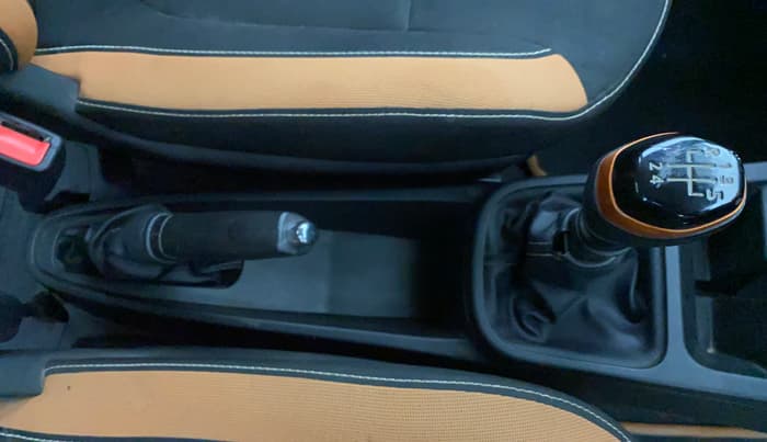 2019 Renault Kwid CLIMBER 1.0 (O), Petrol, Manual, 38,862 km, Gear Lever