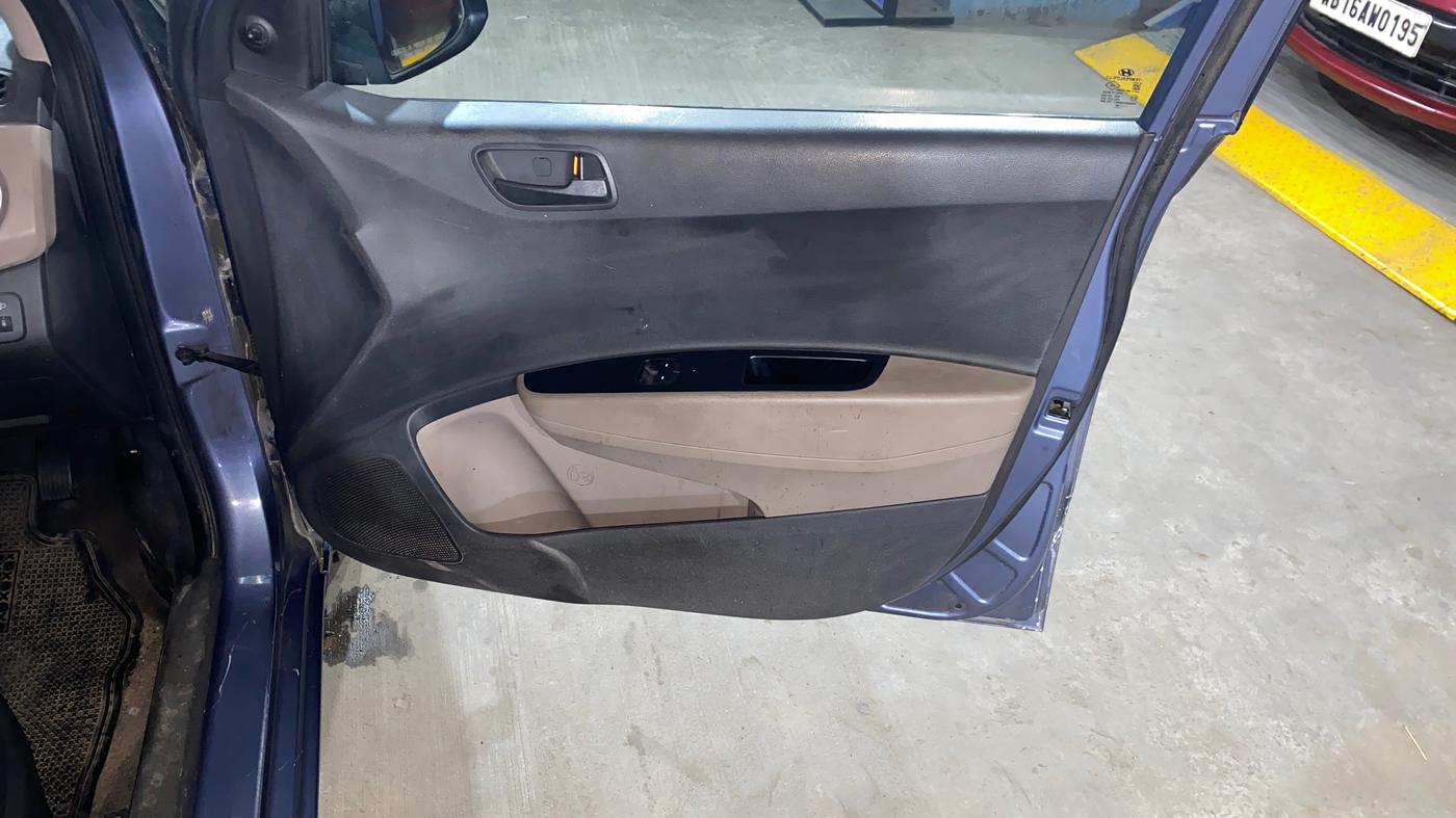 2015 Hyundai Xcent BASE 1.2, Petrol, Manual, 53,387 km, Driver Side Door Panels Control