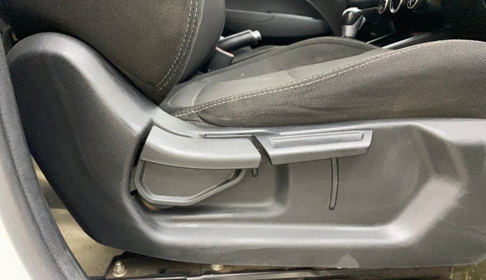 2020 Hyundai VENUE SX PLUS 1.0 TURBO DCT, Petrol, Automatic, 81,422 km, Driver Side Adjustment Panel