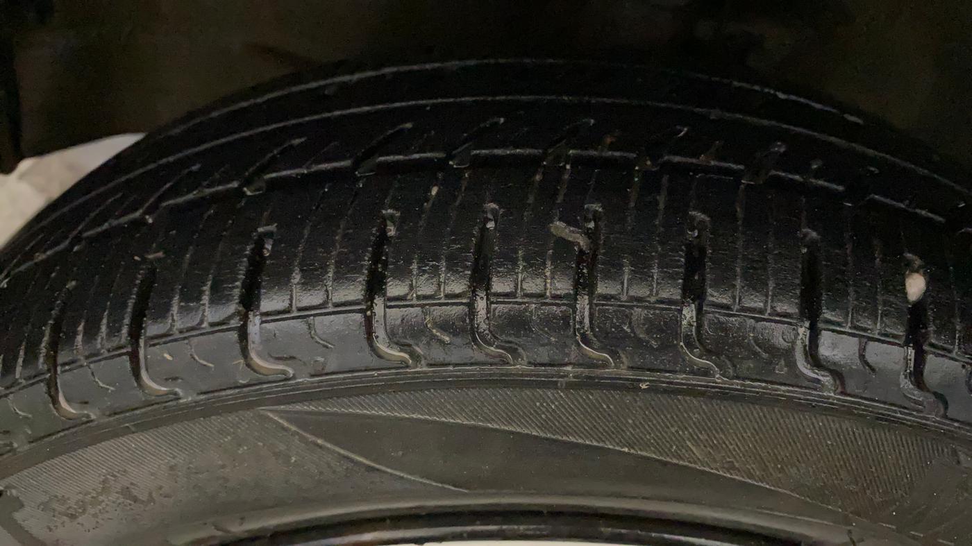 2018 Maruti Wagon R 1.0 VXI, Petrol, Manual, 58,511 km, Left Front Tyre Tread