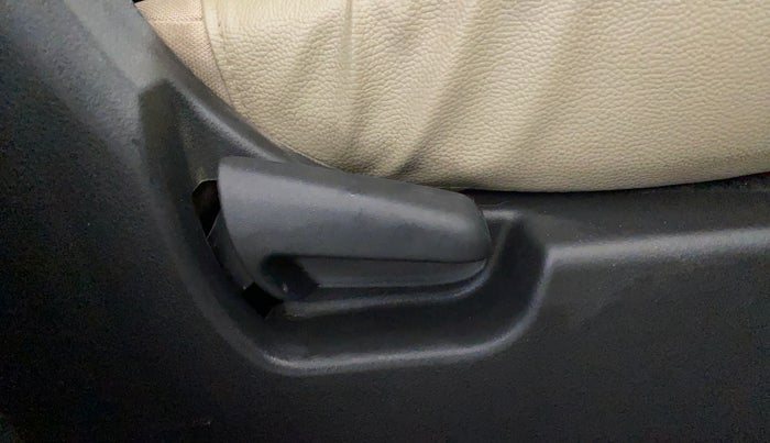 2018 Maruti Wagon R 1.0 VXI, Petrol, Manual, 58,467 km, Driver Side Adjustment Panel