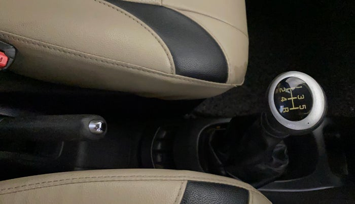 2018 Maruti Wagon R 1.0 VXI, Petrol, Manual, 58,467 km, Gear Lever