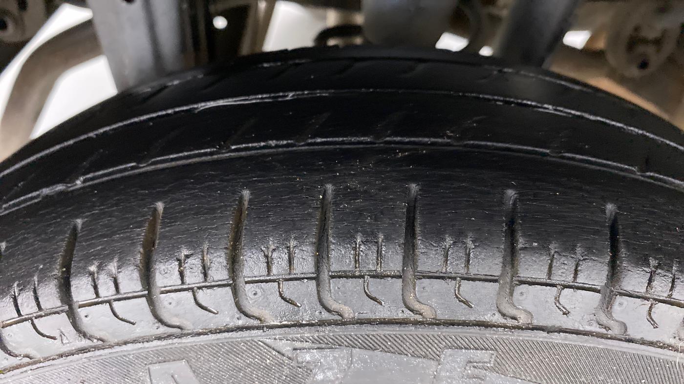 2014 Maruti Alto 800 VXI, Petrol, Manual, 76,417 km, Right Rear Tyre Tread