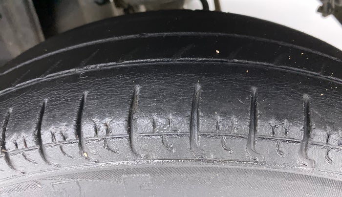 2014 Maruti Alto 800 VXI, Petrol, Manual, 76,417 km, Left Rear Tyre Tread