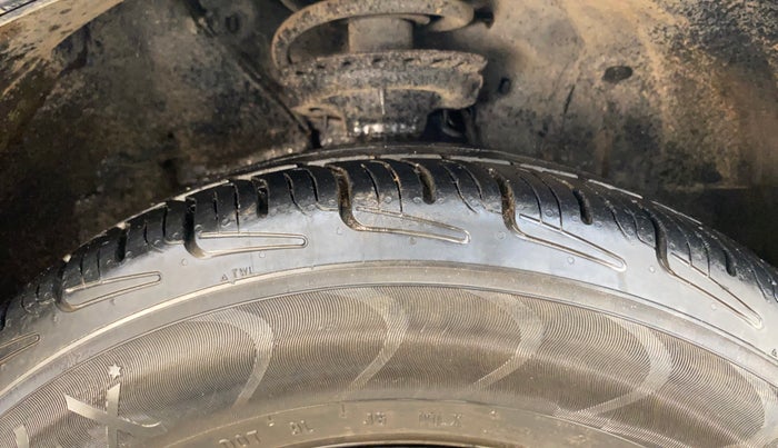 2015 Hyundai Elite i20 SPORTZ 1.2, Petrol, Manual, 77,074 km, Right Front Tyre Tread