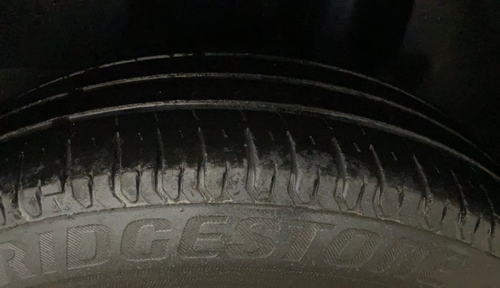2018 Maruti Swift LXI, Petrol, Manual, 35,548 km, Left Rear Tyre Tread