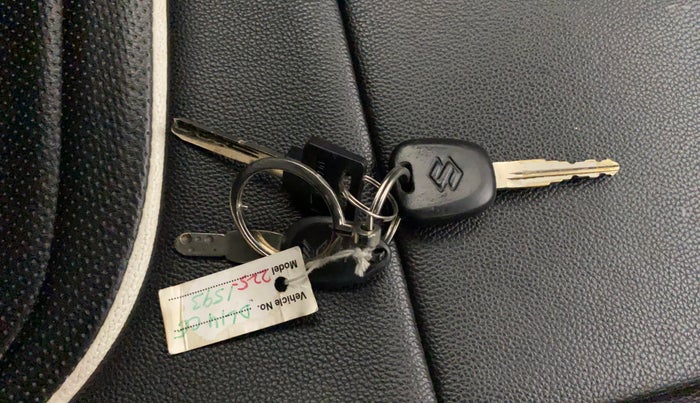 2018 Maruti Swift LXI, Petrol, Manual, 35,548 km, Key Close Up