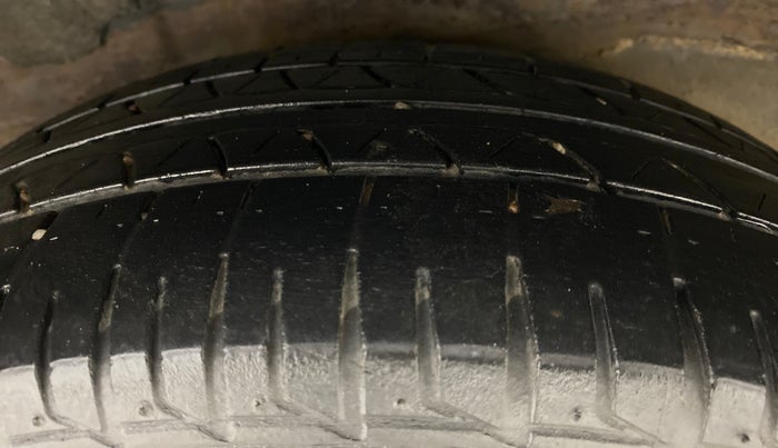 2014 Hyundai i20 MAGNA O 1.2, Petrol, Manual, 84,953 km, Right Rear Tyre Tread
