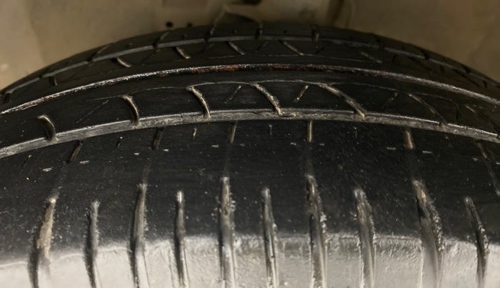 2014 Hyundai i20 MAGNA O 1.2, Petrol, Manual, 84,953 km, Left Front Tyre Tread