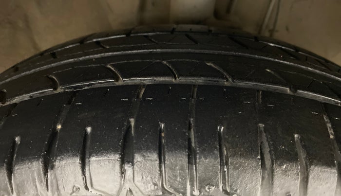 2014 Hyundai i20 MAGNA O 1.2, Petrol, Manual, 84,953 km, Right Front Tyre Tread