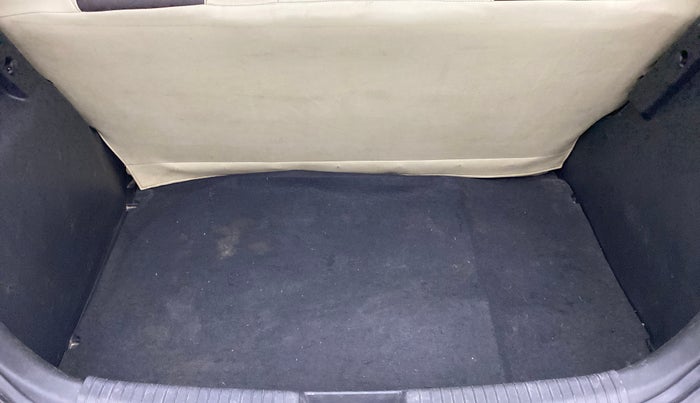 2014 Hyundai i20 MAGNA O 1.2, Petrol, Manual, 84,953 km, Boot Inside