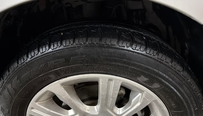 2017 Tata Tiago XZ PETROL, Petrol, Manual, 93,804 km, Right Front Tyre Tread