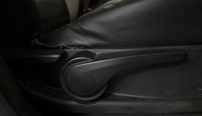 2017 Tata Tiago XZ PETROL, Petrol, Manual, 93,804 km, Driver Side Adjustment Panel