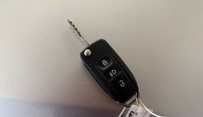 2017 Tata Tiago XZ PETROL, Petrol, Manual, 93,804 km, Key Close Up