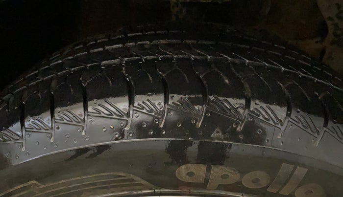 2023 Maruti Grand Vitara ALPHA SMART HYBRID, Petrol, Manual, 32,519 km, Right Front Tyre Tread