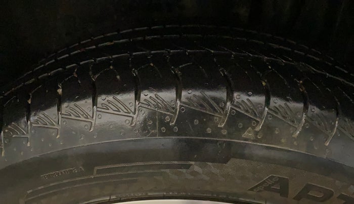 2023 Maruti Grand Vitara ALPHA SMART HYBRID, Petrol, Manual, 32,519 km, Left Rear Tyre Tread