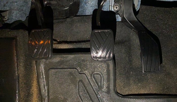 2023 Maruti Grand Vitara ALPHA SMART HYBRID, Petrol, Manual, 32,519 km, Pedals