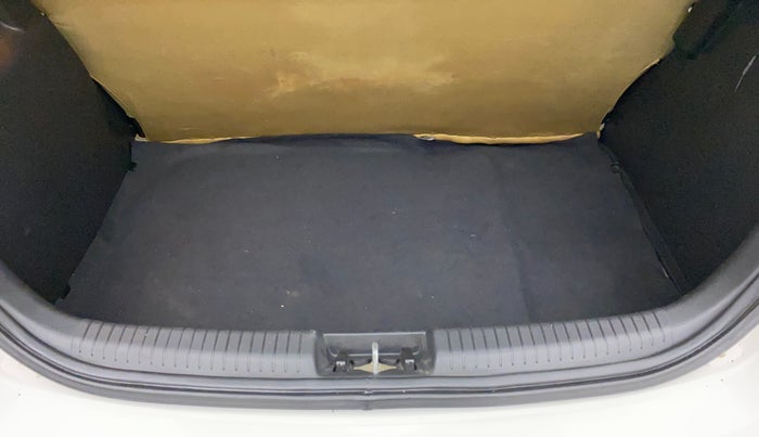 2012 Hyundai i20 MAGNA (O) 1.2, Petrol, Manual, 75,167 km, Boot Inside