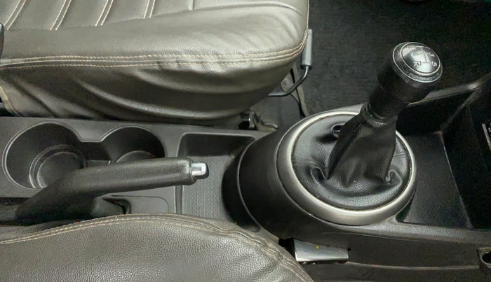 2013 Hyundai i20 MAGNA (O) 1.2, CNG, Manual, 84,781 km, Gear Lever