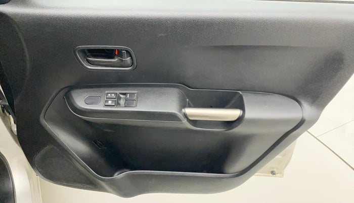 2019 Maruti IGNIS SIGMA 1.2, Petrol, Manual, 13,147 km, Driver Side Door Panels Control