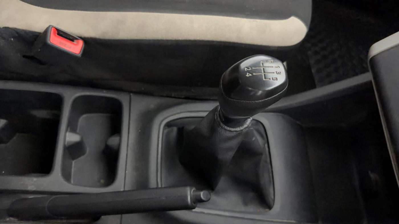 2022 Renault TRIBER RXL MT, Petrol, Manual, 43,748 km, Gear Lever